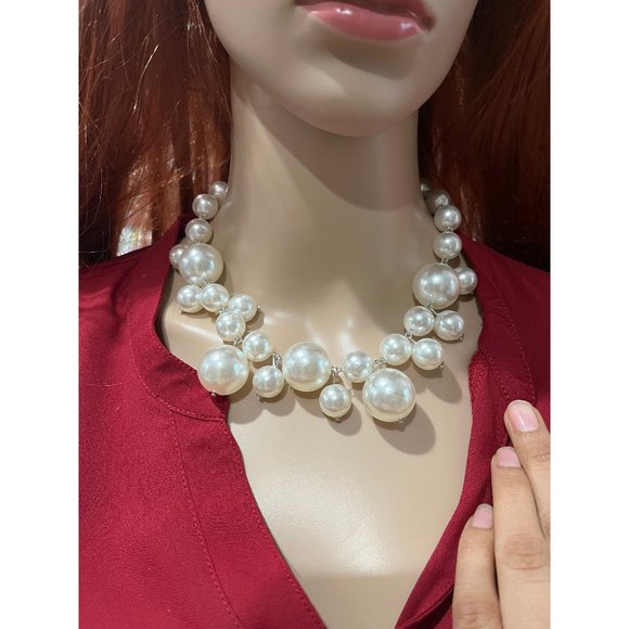 Big White pearl choker , white bead , chunky big white pearl off white shiny - Picture 1 of 9